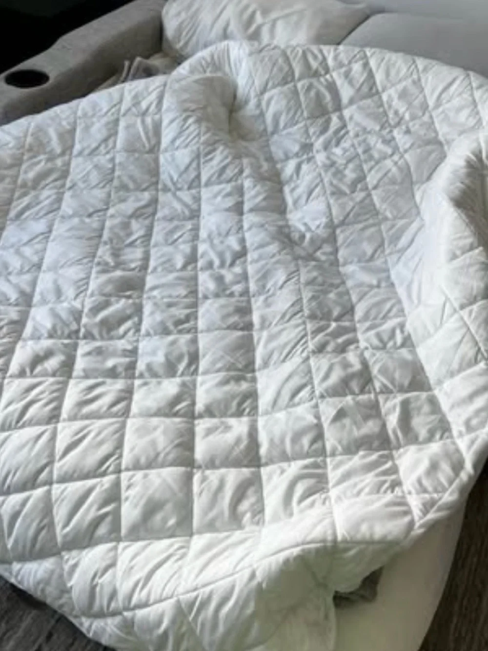 Queen Size Mattress Protector - Serta Brand